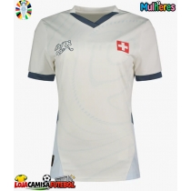 Camisa de Futebol Suíça Equipamento Secundário Mulheres Europeu 2024 Manga Curta